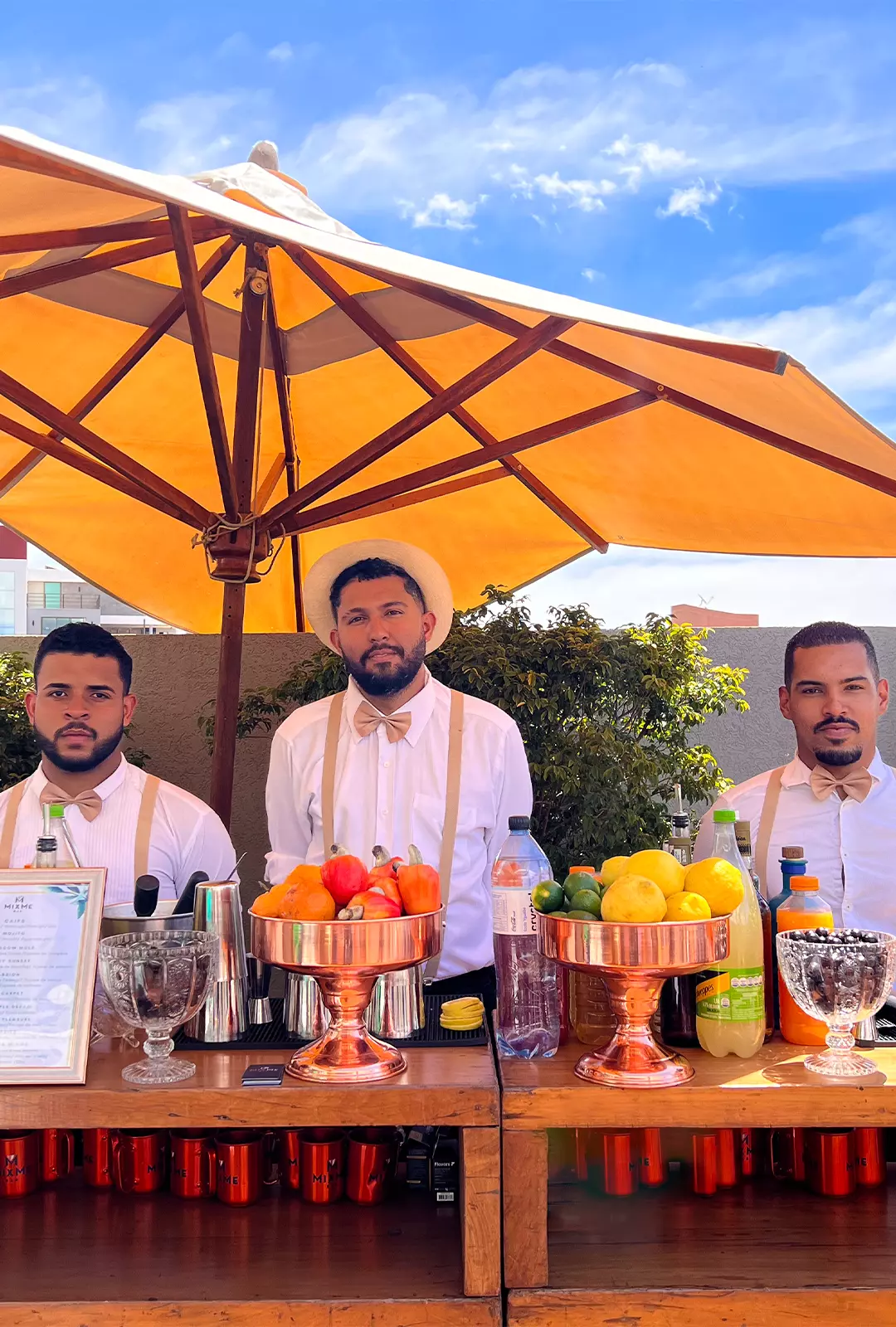 Mixme Bar no conforto de sua casa. Temos toda estrutura e equipe treinada para realizar a sua confraternização.